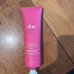 Dae Pink Cactus Fruit 3-in-1 Styling Cream